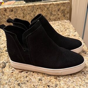 Steven By Steve Madden Black Slip-On Sneakers